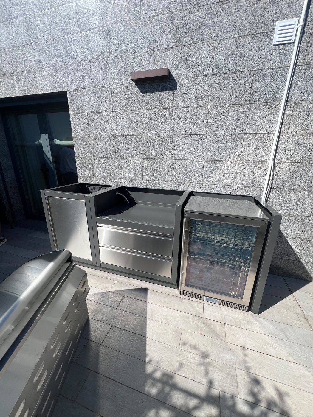 Projeto de cozinha de exterior Stout Grill — Estoril · OASIS Napoleon